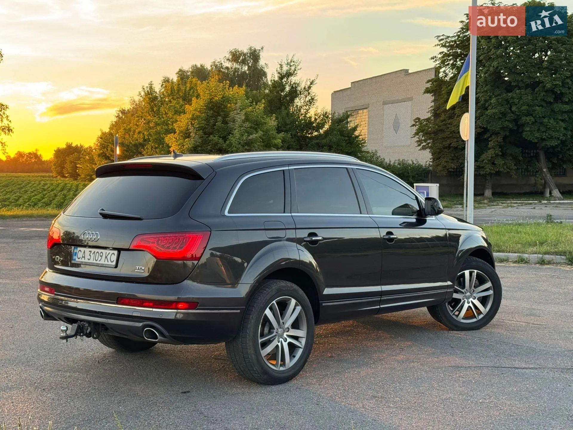 Audi Q7 2015 VIN WA1LMAFE2FD014939 фото оголошення 7 з 31