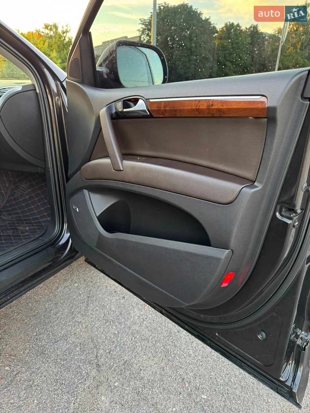 Audi Q7 2015 VIN WA1LMAFE2FD014939 фото оголошення 13 з 31