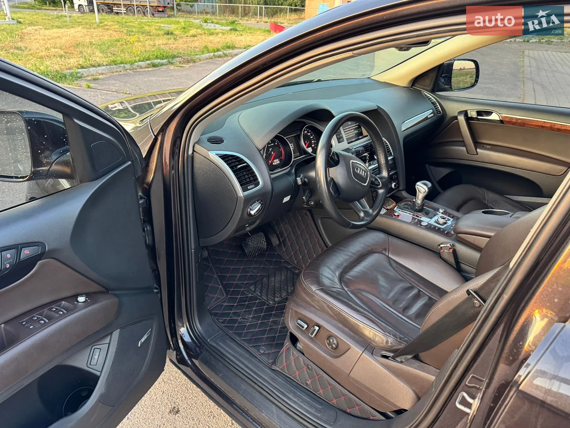 Audi Q7 2015 VIN WA1LMAFE2FD014939 фото оголошення 22 з 31