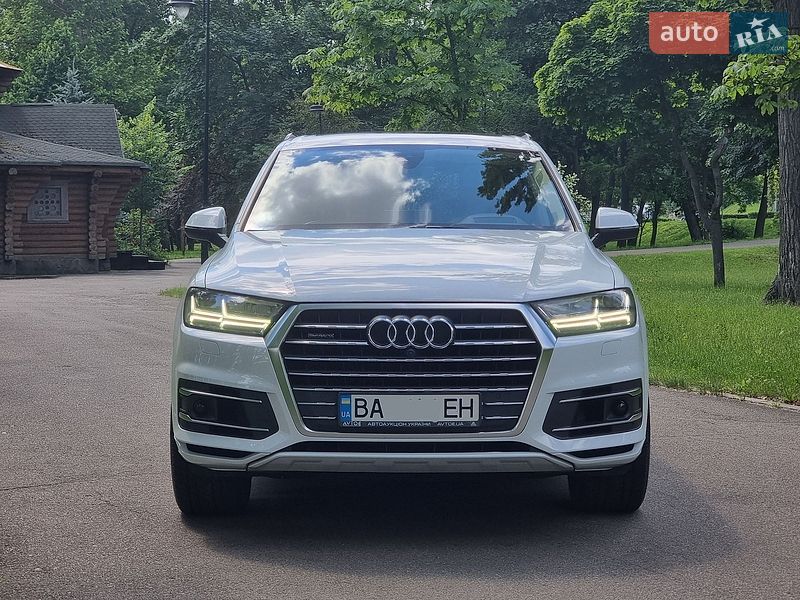 Внедорожник / Кроссовер Audi Q7 2017 в Киеве