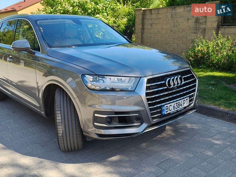 Позашляховик / Кросовер Audi Q7 2016 в Львові