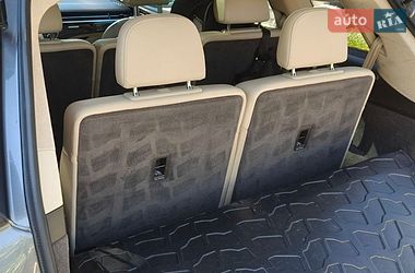 Позашляховик / Кросовер Audi Q7 2016 в Львові