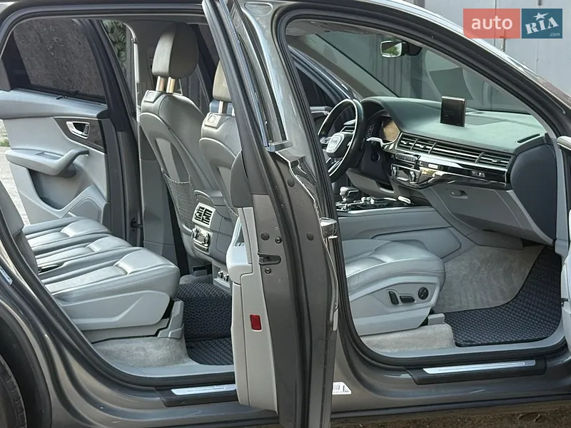 Audi Q7 2017 VIN WA1VAAF72JD011146 фото оголошення 34 з 118