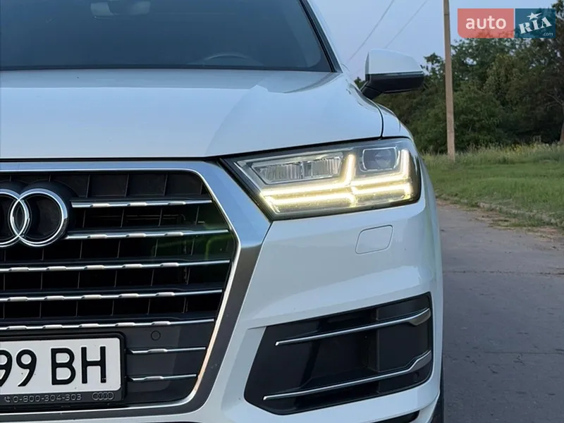 Audi Q7 2018 VIN WA1LHAF79JD030876 фото оголошення 22 з 65