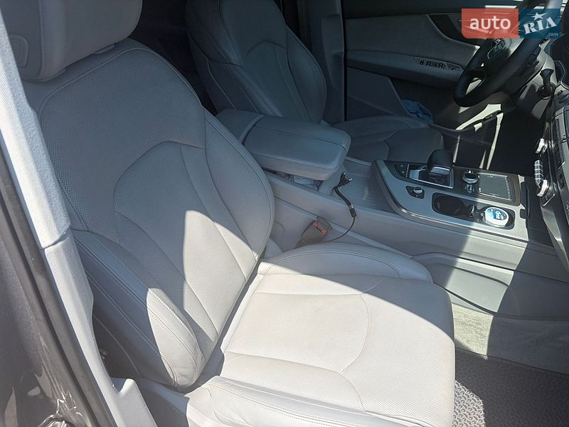 Внедорожник / Кроссовер Audi Q7 2015 в Хмельницком