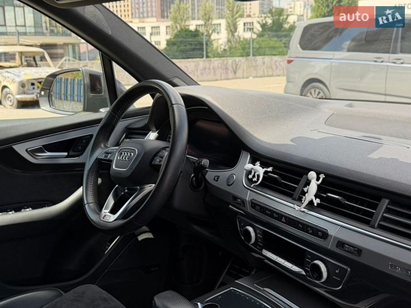 Внедорожник / Кроссовер Audi Q7 2017 в Киеве