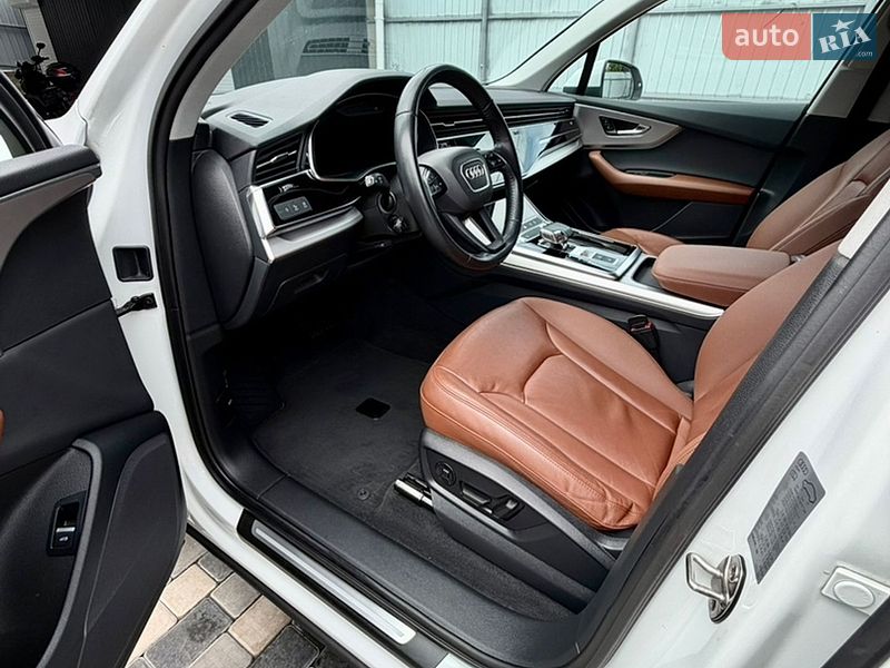 Внедорожник / Кроссовер Audi Q7 2020 в Благовещенском