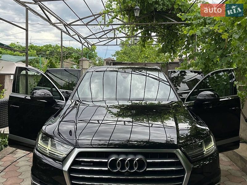 Audi Q7, photos from the listing