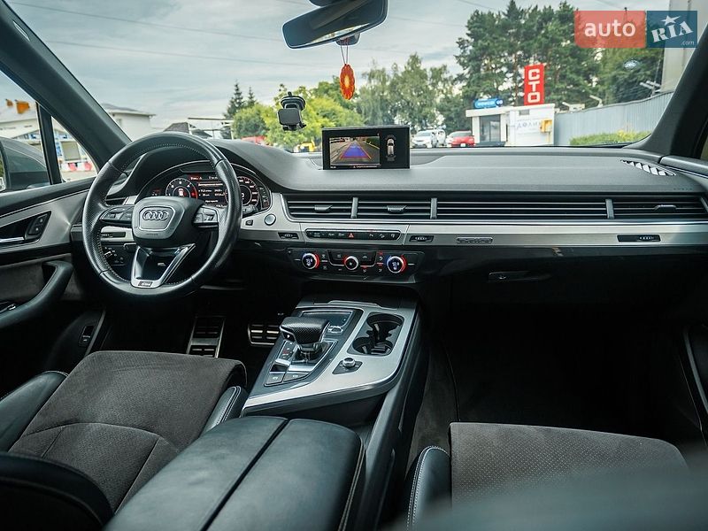 Позашляховик / Кросовер Audi Q7 2016 в Чернівцях
