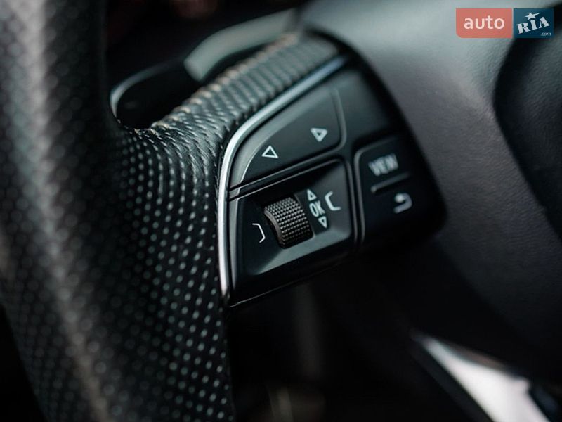 Позашляховик / Кросовер Audi Q7 2016 в Чернівцях