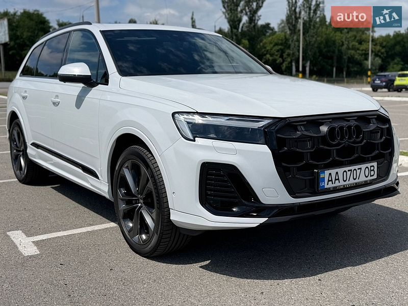 Внедорожник / Кроссовер Audi Q7 2024 в Киеве