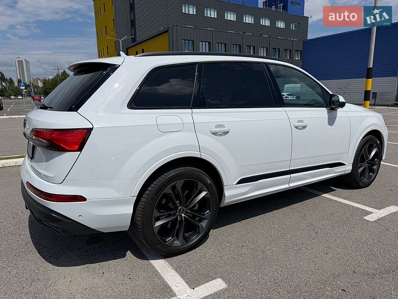 Позашляховик / Кросовер Audi Q7 2024 в Києві