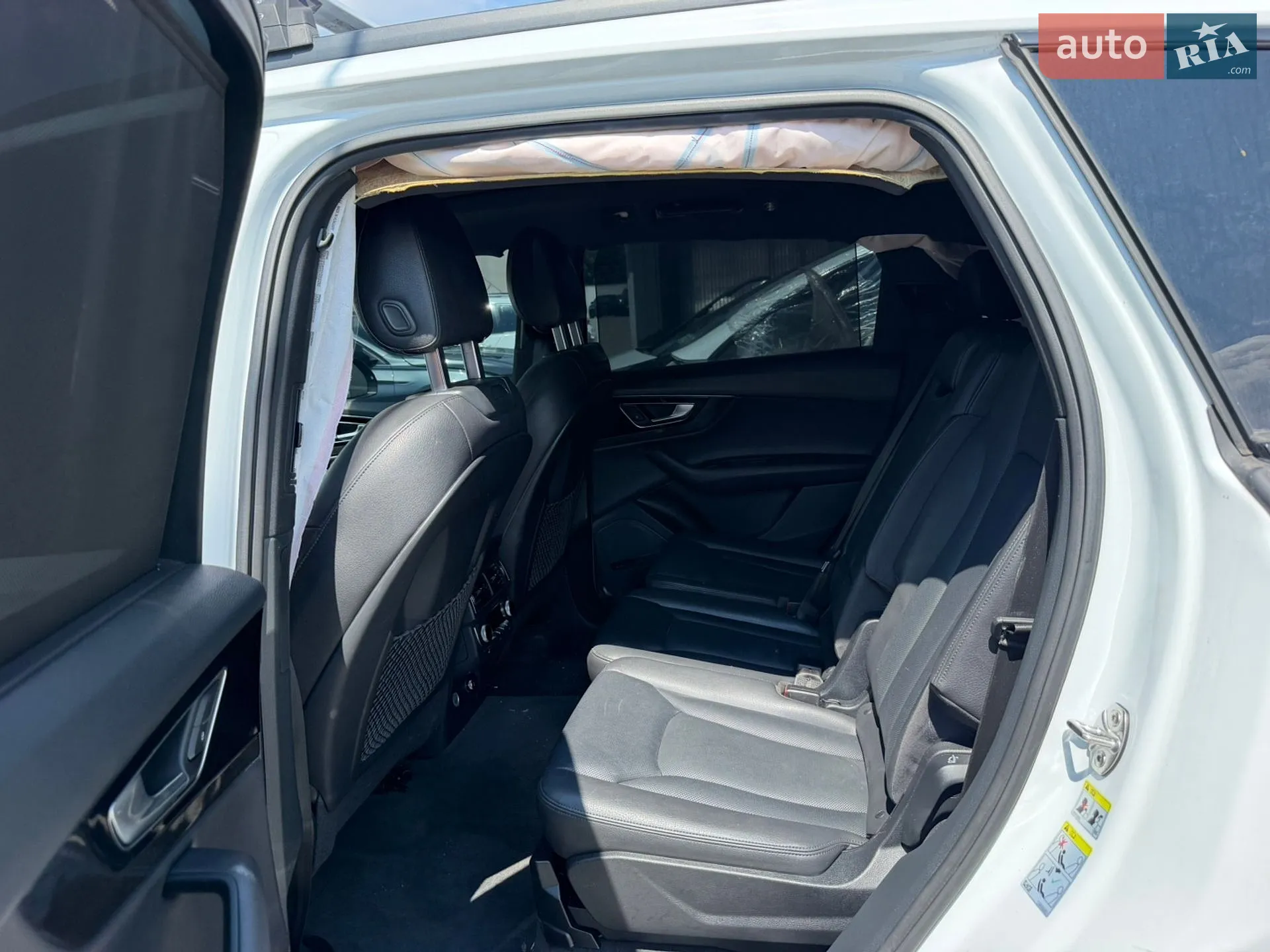 2018 Volkswagen Touareg - мініатюра 24