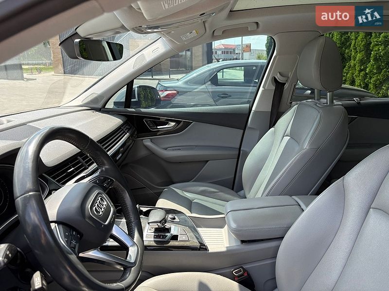 Позашляховик / Кросовер Audi Q7 2017 в Луцьку