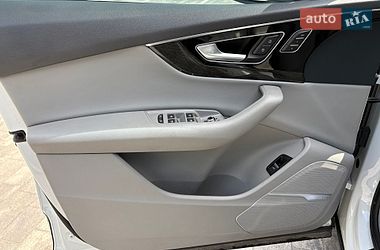 Позашляховик / Кросовер Audi Q7 2017 в Луцьку