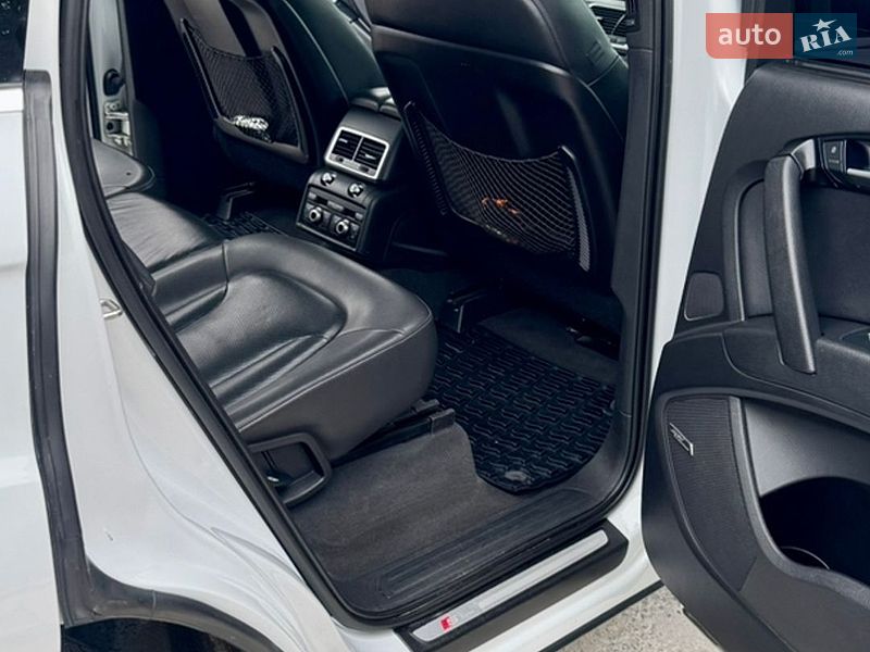 Внедорожник / Кроссовер Audi Q7 2014 в Обухове