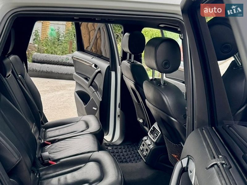 Внедорожник / Кроссовер Audi Q7 2014 в Обухове