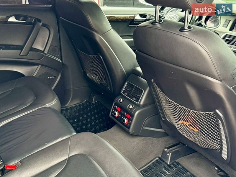 Внедорожник / Кроссовер Audi Q7 2014 в Обухове