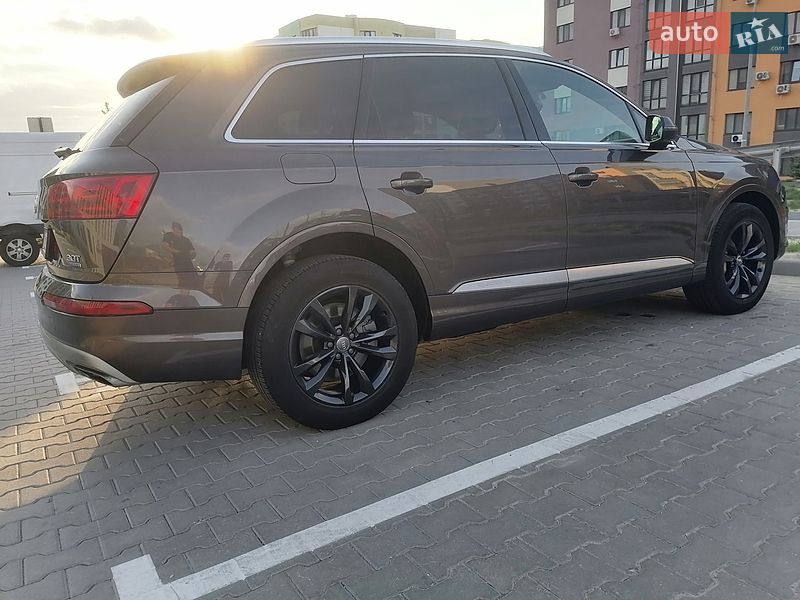Внедорожник / Кроссовер Audi Q7 2018 в Ровно