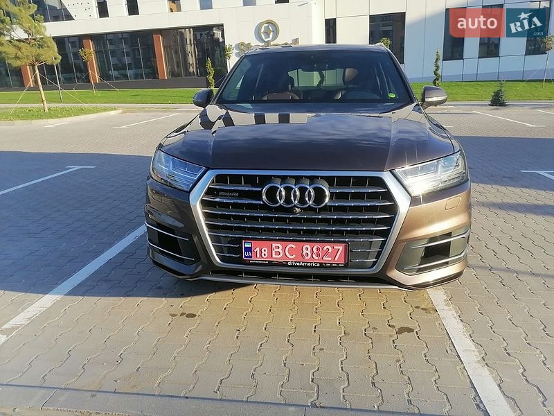Внедорожник / Кроссовер Audi Q7 2018 в Ровно