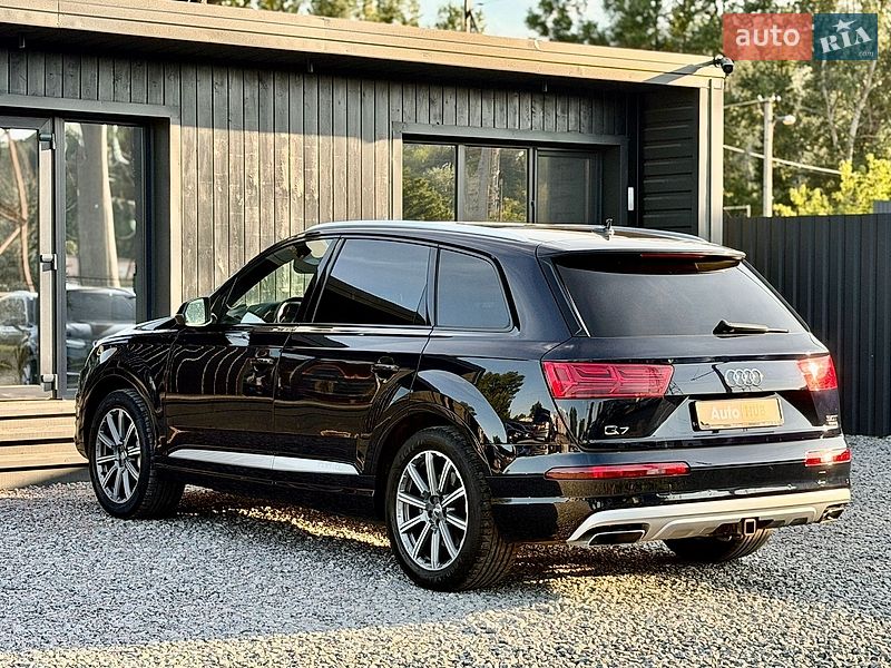 Внедорожник / Кроссовер Audi Q7 2017 в Полтаве