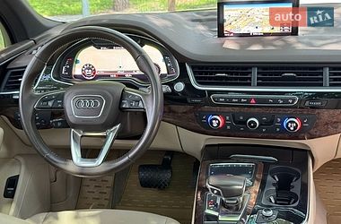Позашляховик / Кросовер Audi Q7 2017 в Києві
