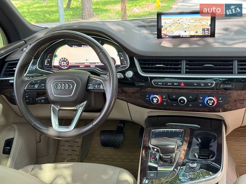 Позашляховик / Кросовер Audi Q7 2017 в Києві