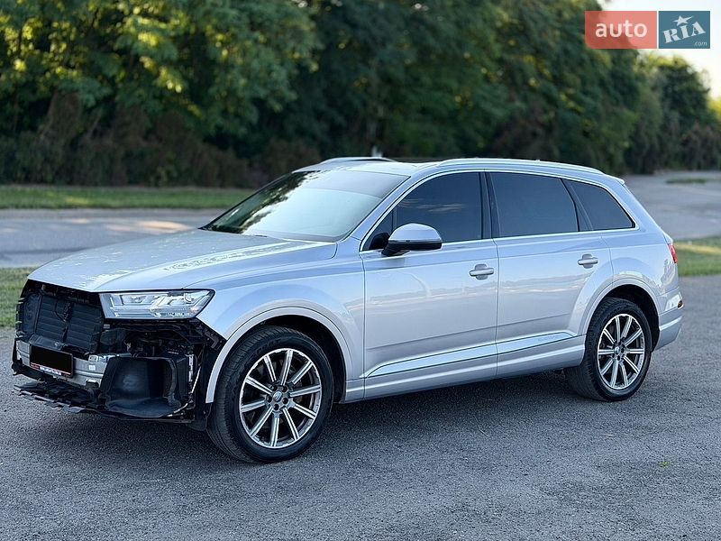Audi Q7, фото з оголошення