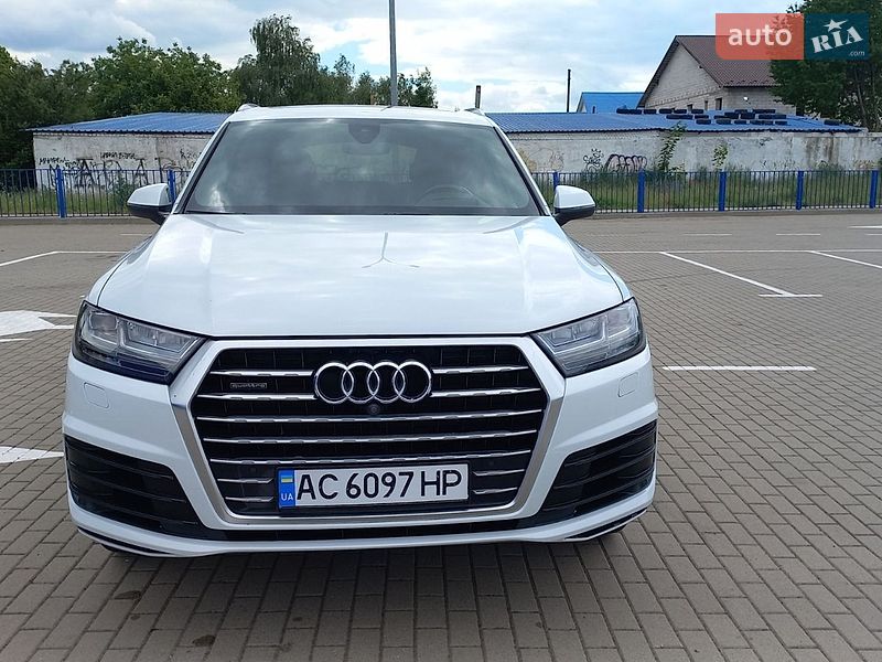 Позашляховик / Кросовер Audi Q7 2016 в Нововолинську