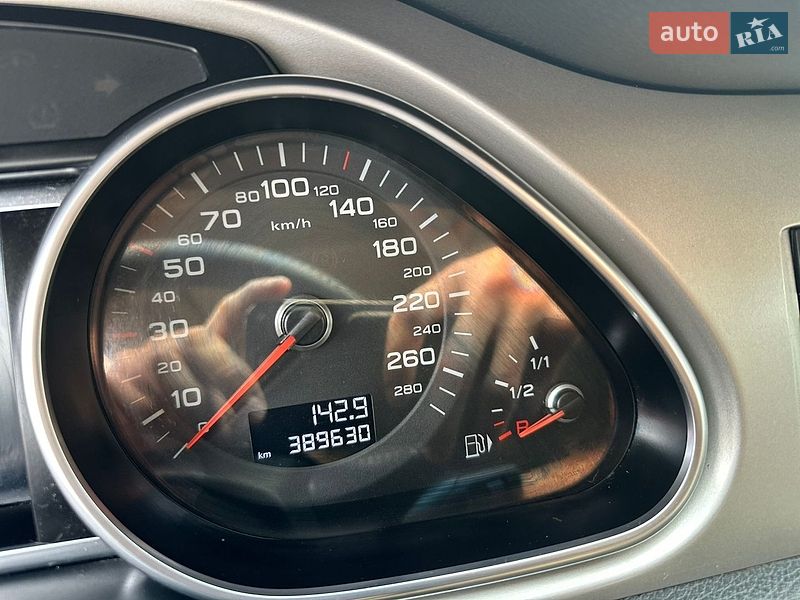 Позашляховик / Кросовер Audi Q7 2015 в Локачах