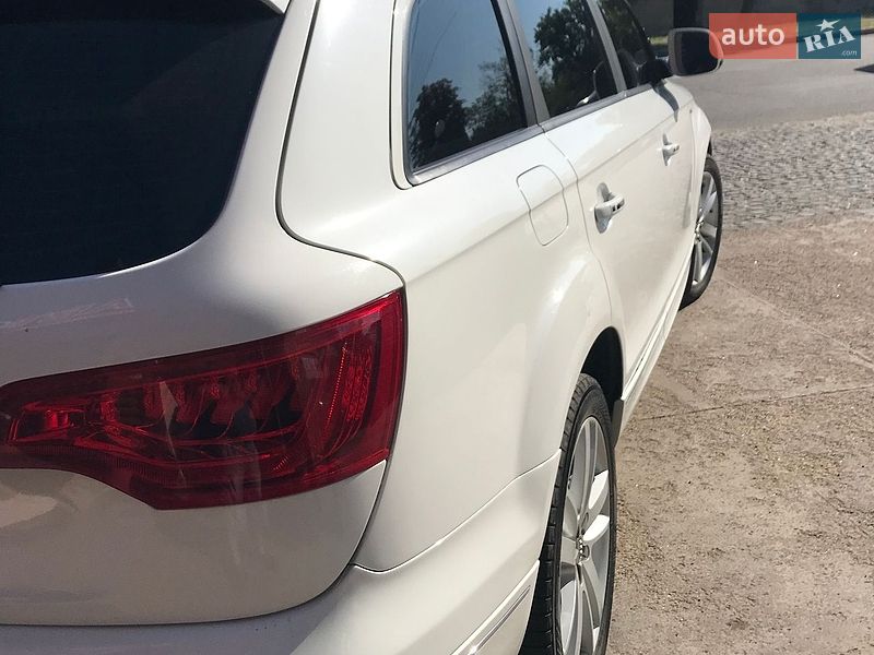 Внедорожник / Кроссовер Audi Q7 2012 в Первомайске