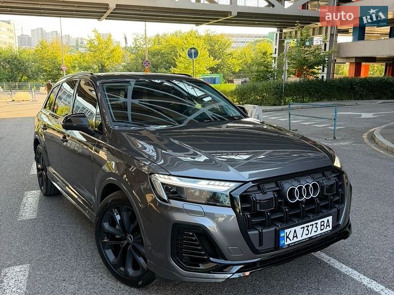Внедорожник / Кроссовер Audi Q7 2020 в Киеве