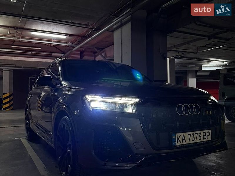 Внедорожник / Кроссовер Audi Q7 2020 в Киеве