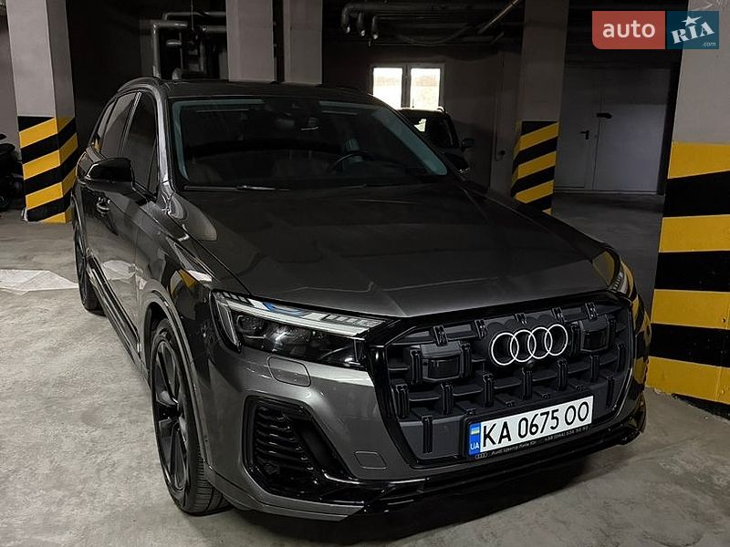 Внедорожник / Кроссовер Audi Q7 2020 в Киеве