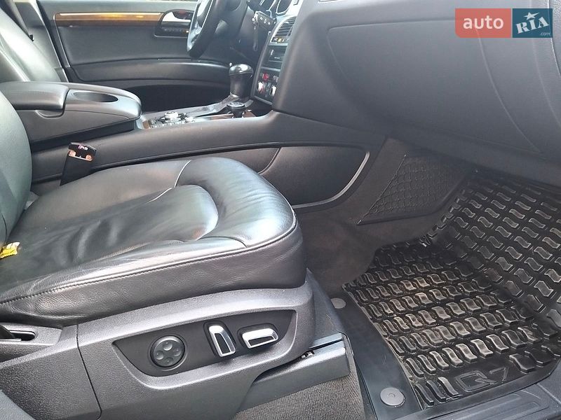 Внедорожник / Кроссовер Audi Q7 2012 в Хорошеве