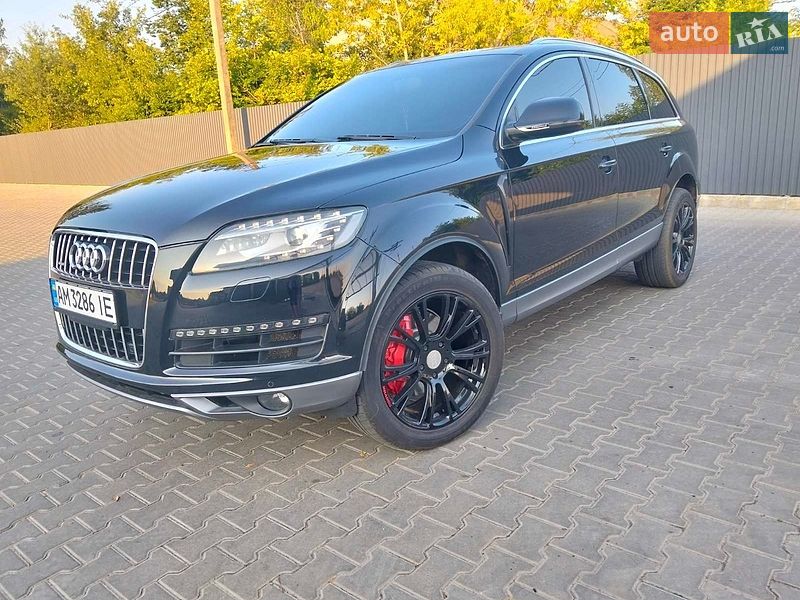 Внедорожник / Кроссовер Audi Q7 2012 в Хорошеве