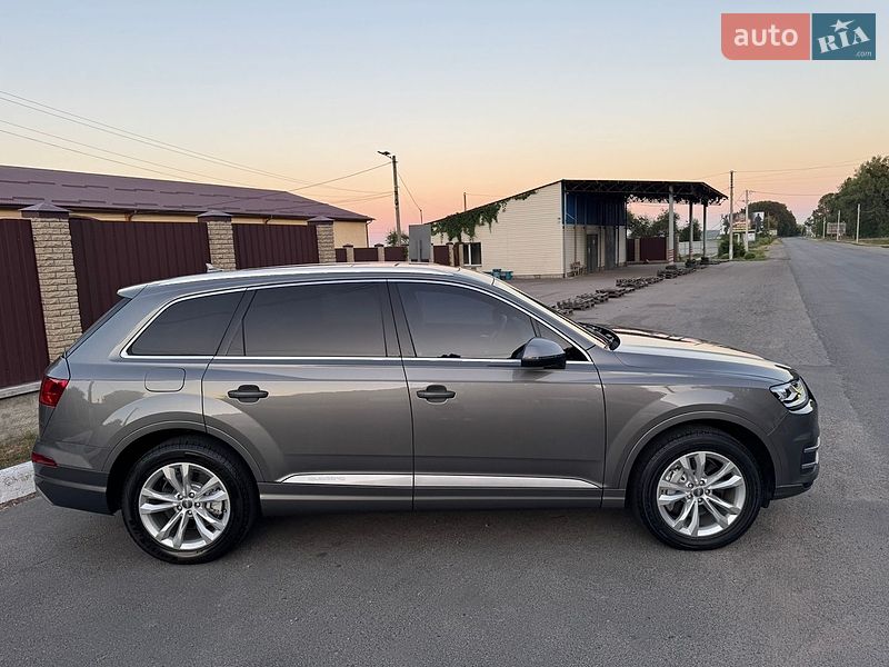 Внедорожник / Кроссовер Audi Q7 2017 в Умани