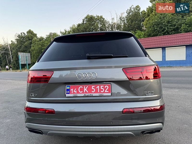 Внедорожник / Кроссовер Audi Q7 2017 в Умани