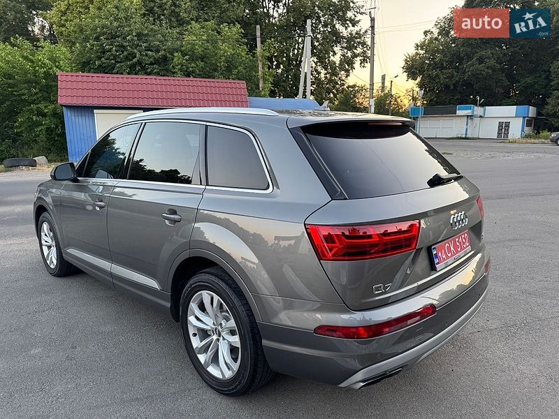 Внедорожник / Кроссовер Audi Q7 2017 в Умани