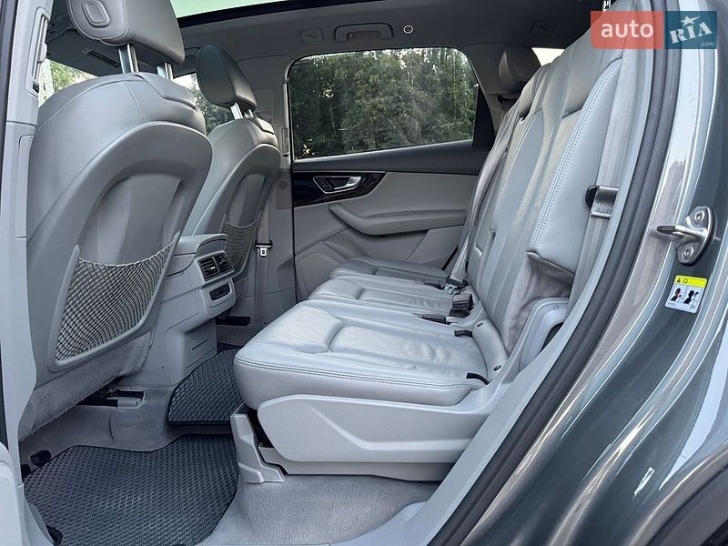 Внедорожник / Кроссовер Audi Q7 2017 в Умани