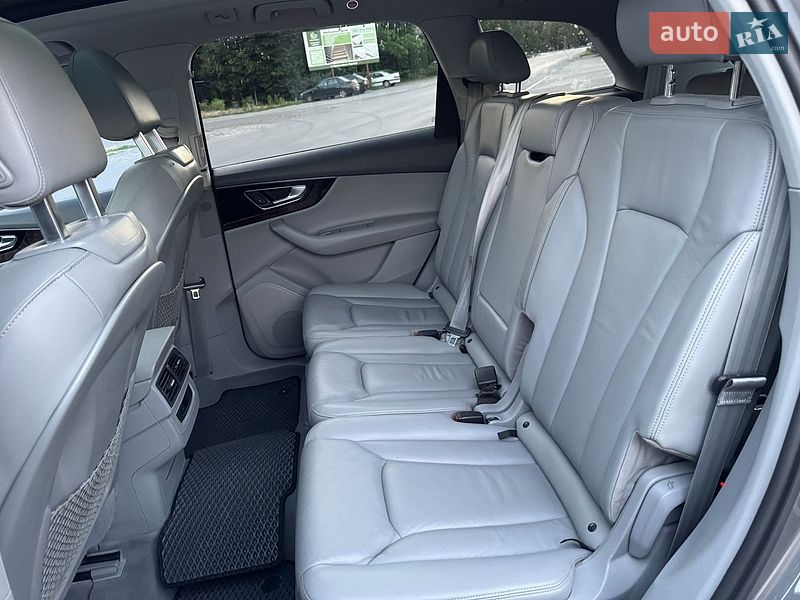 Внедорожник / Кроссовер Audi Q7 2017 в Умани
