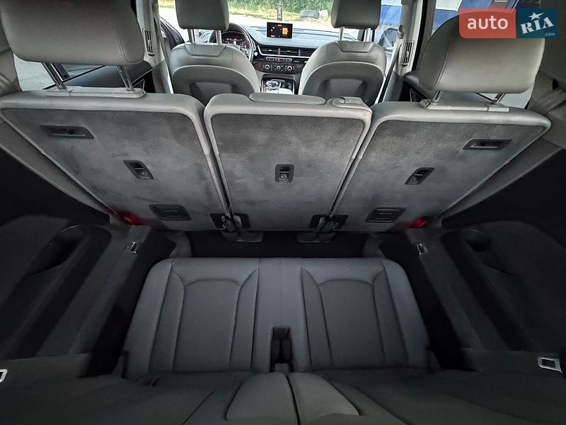 Внедорожник / Кроссовер Audi Q7 2017 в Умани