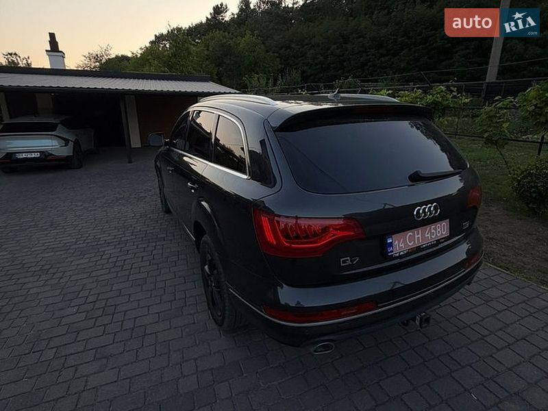 Позашляховик / Кросовер Audi Q7 2014 в Острозі