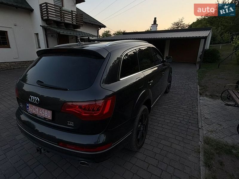 Позашляховик / Кросовер Audi Q7 2014 в Острозі