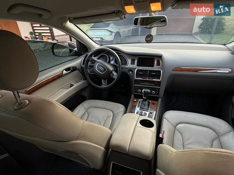Позашляховик / Кросовер Audi Q7 2014 в Острозі