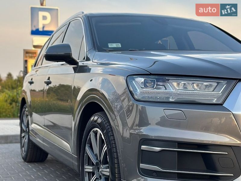 Внедорожник / Кроссовер Audi Q7 2018 в Владимире
