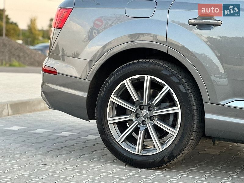 Внедорожник / Кроссовер Audi Q7 2018 в Владимире