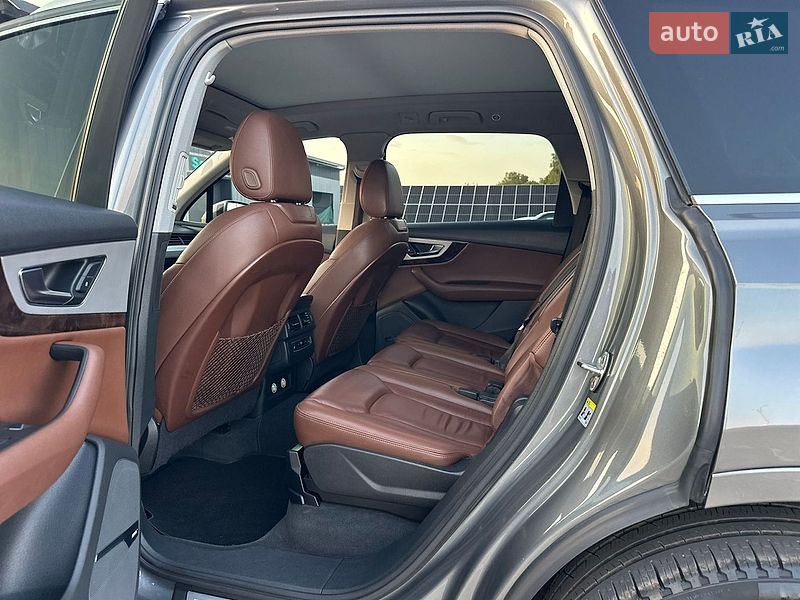 Внедорожник / Кроссовер Audi Q7 2018 в Владимире