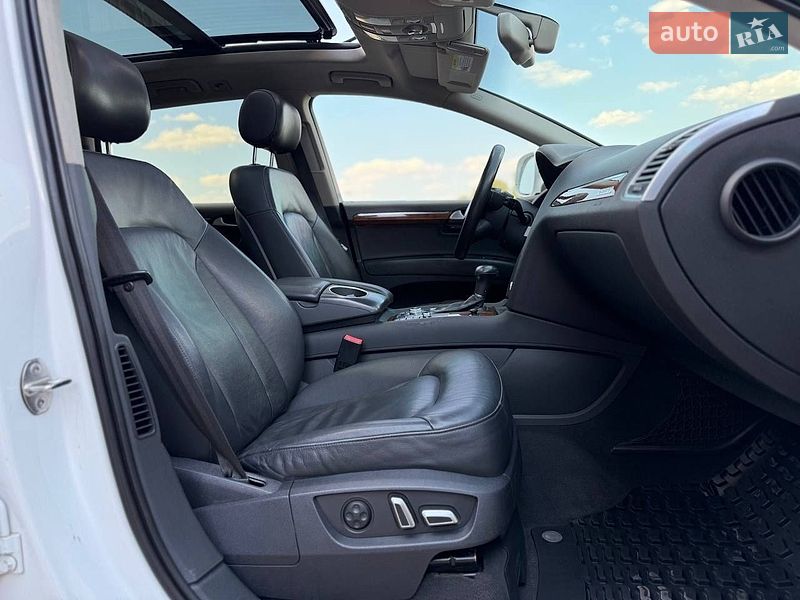 Позашляховик / Кросовер Audi Q7 2013 в Дніпрі