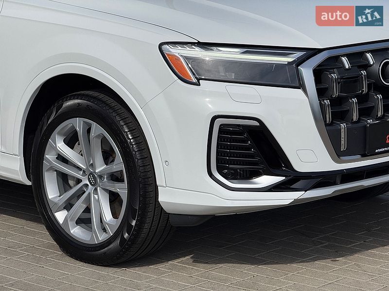 Позашляховик / Кросовер Audi Q7 2024 в Мукачевому